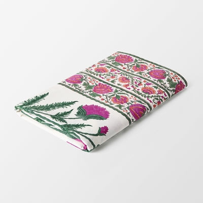 Tablecloth Chrysanthemum - Svenskt Tenn Online - Length 250 cm Width 150 cm, Cotton, Krysantemum, Dark Pink, Svenskt Tenn